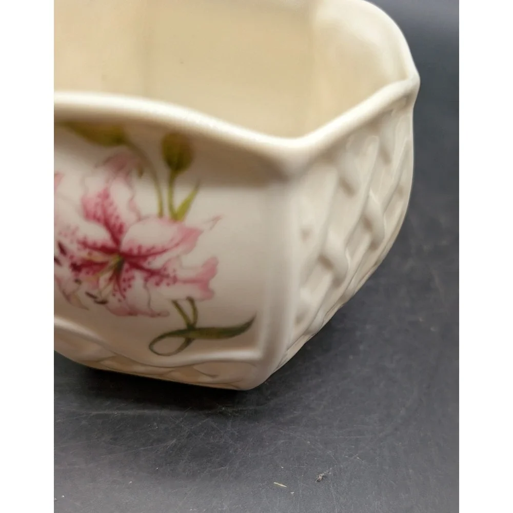 Belleek fine parian